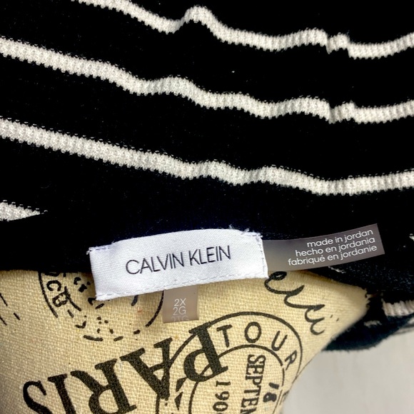 Calvin Klein Short Sleeve Sweater - Picture 5 of 5